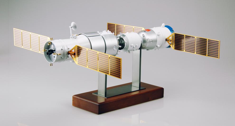 迷銘樂空間站模型合金140天宮號交會對接神舟9號全金屬仿真中國收藏