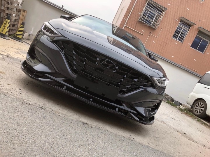 专用菲斯塔中网原装蜂窝改装前脸保险杠装饰条黑色上饰条上饰条碳纤纹