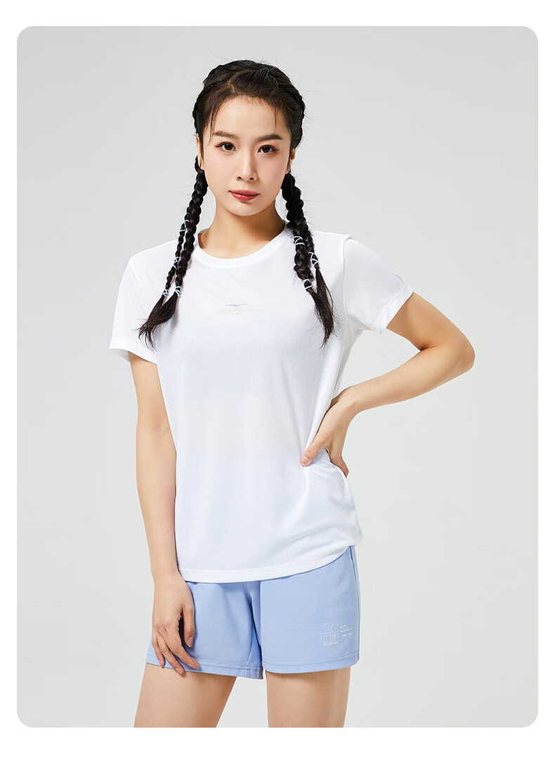 鸿星尔克官方旗舰运动t恤女2022夏季新款透气舒适百搭纯色女士圆领