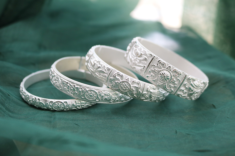 依莲妃云南寸氏雪花银手镯吉祥八宝银手工s999足银手镯重阳节送长辈送
