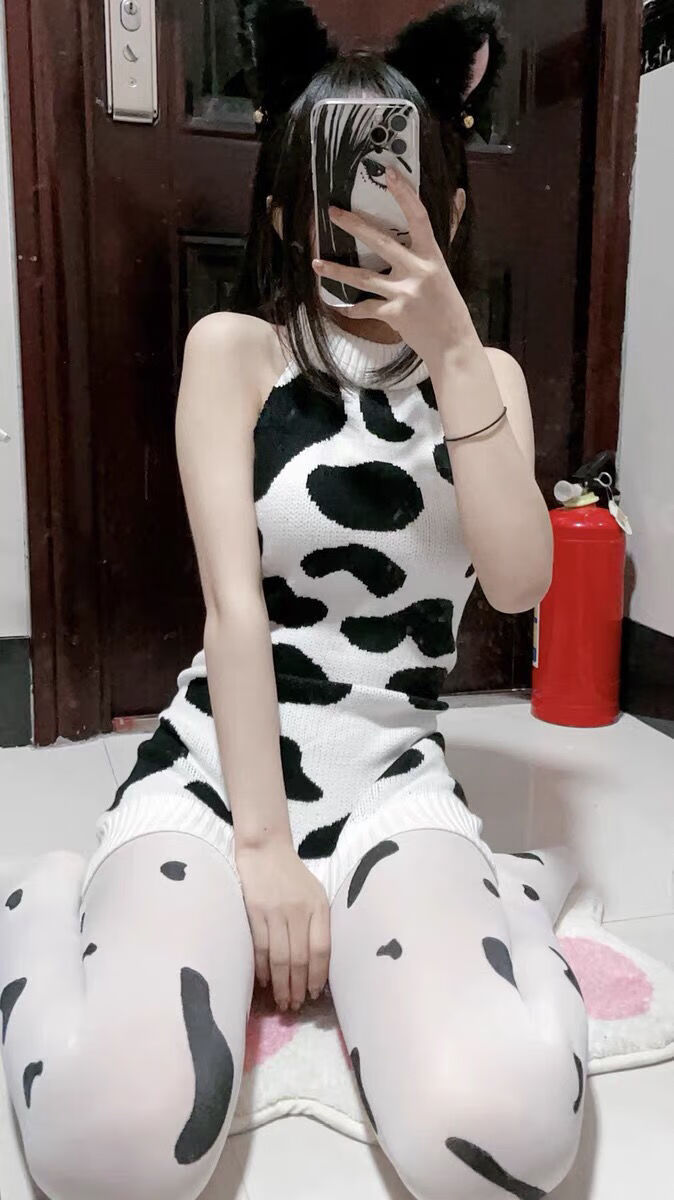 mgyr奶牛情趣日系奶牛高领大露背毛衣制服情趣中长款性感私房写真灰色