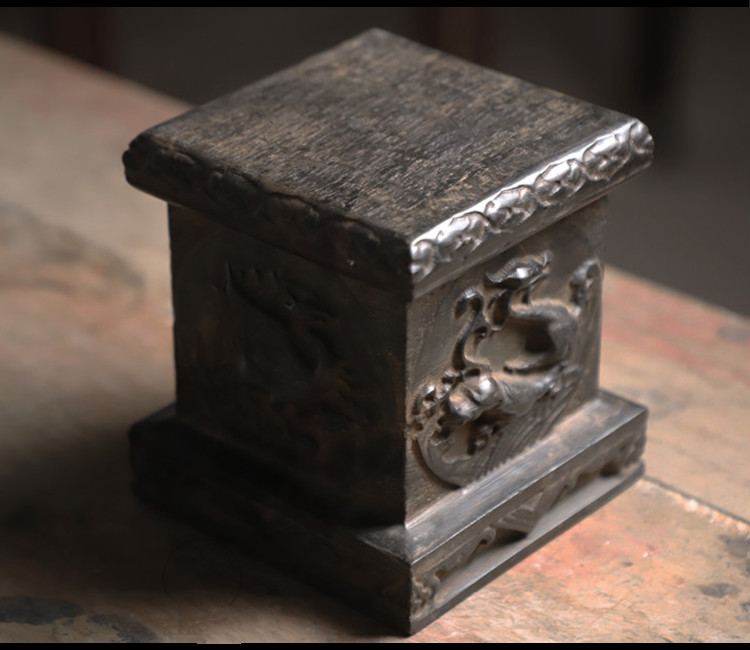 古法工艺青石雕刻青龙白虎朱雀玄武承壶中式小墩摆件