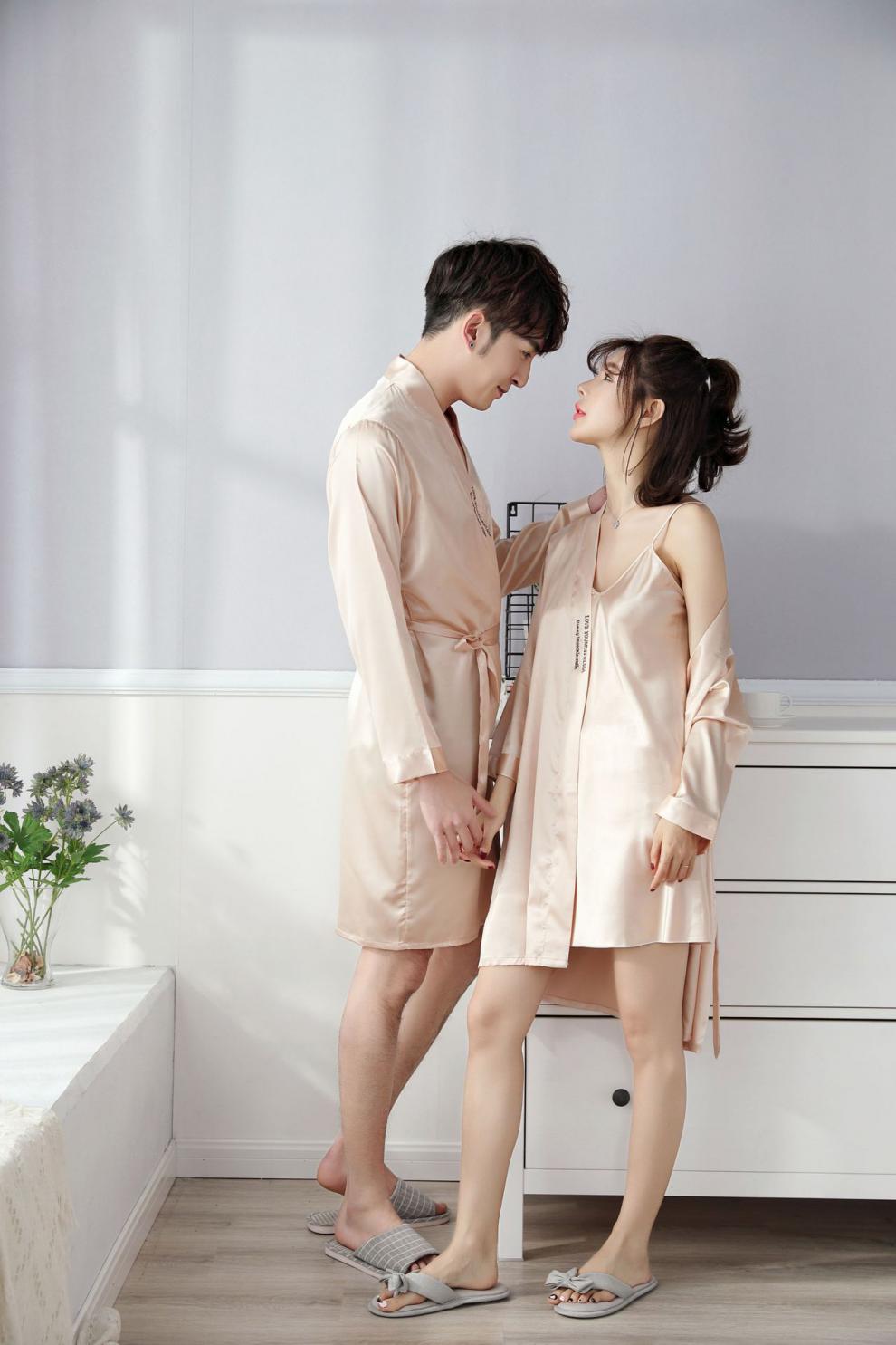 莫代尔品质甄选2022新款睡衣情侣夏冰丝睡袍男薄款春秋性感女士睡裙