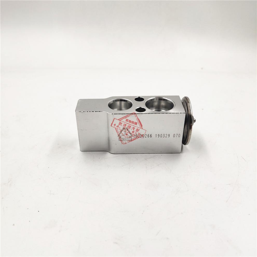 适用于重汽豪沃轻卡统帅悍将空调膨胀阀总成howo轻卡膨胀阀原厂件 胀