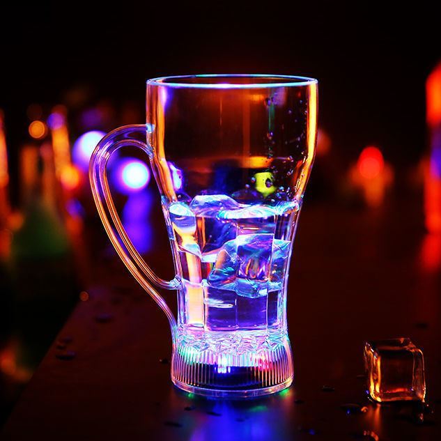 抖音同款发光杯喝酒防养鱼杯遇水发光感应杯子七彩闪光创意防赖酒酒杯