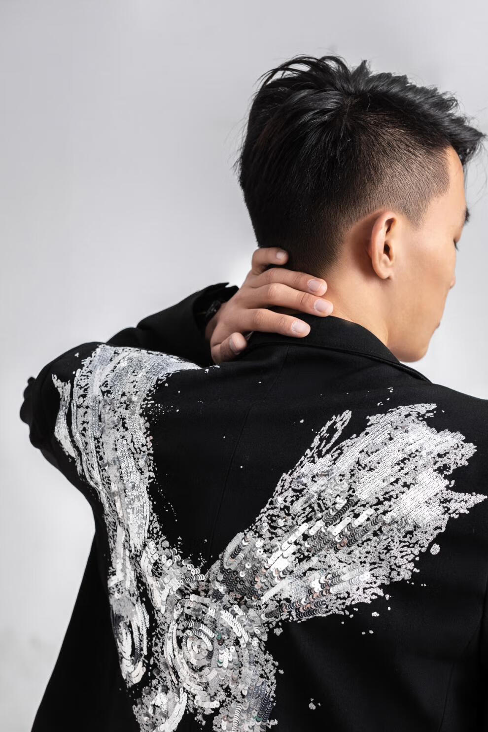 【官方旗舰】1点1自主非slp大义西服 高街时装帝 鳞片西服 反光 黑色