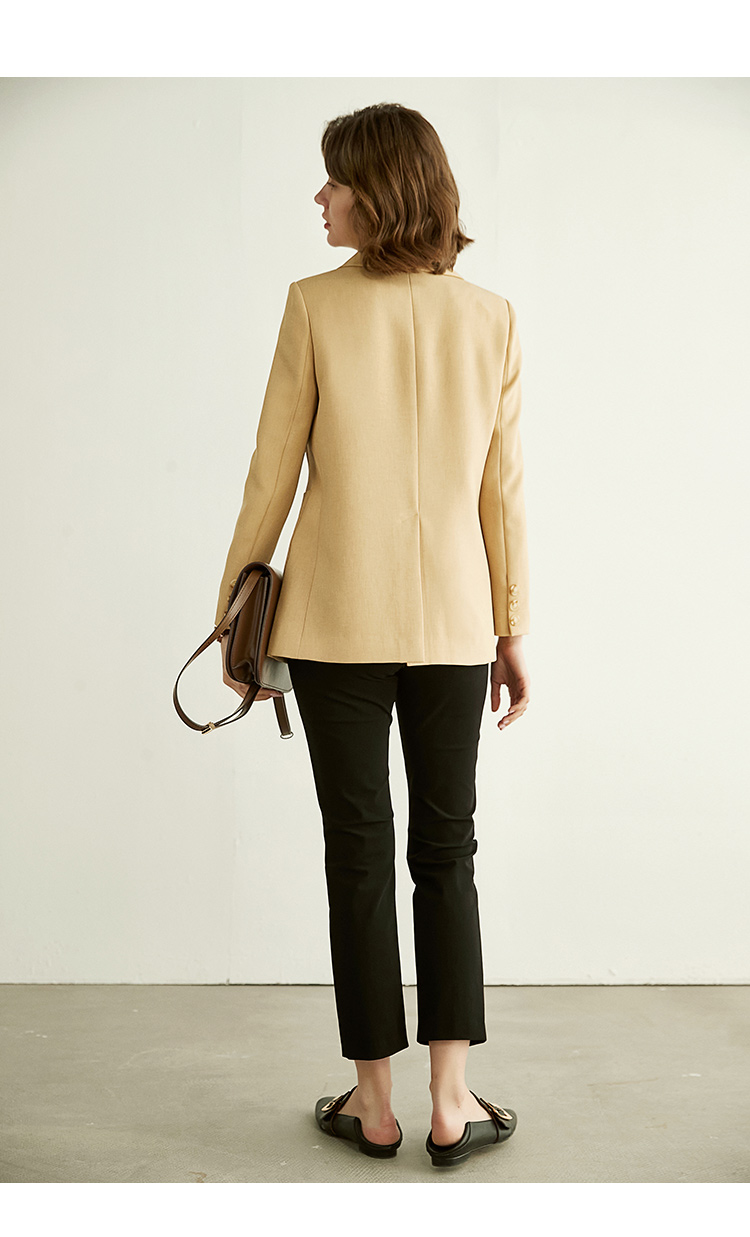 法曼萱赫本风米黄色短款西装女2022年春季新款时尚显瘦小个子外套米色