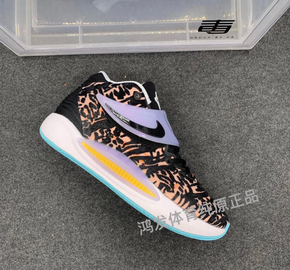 场地:通用上市时间:2021年夏季功能科技:气垫鞋帮高度:中帮鞋底材质