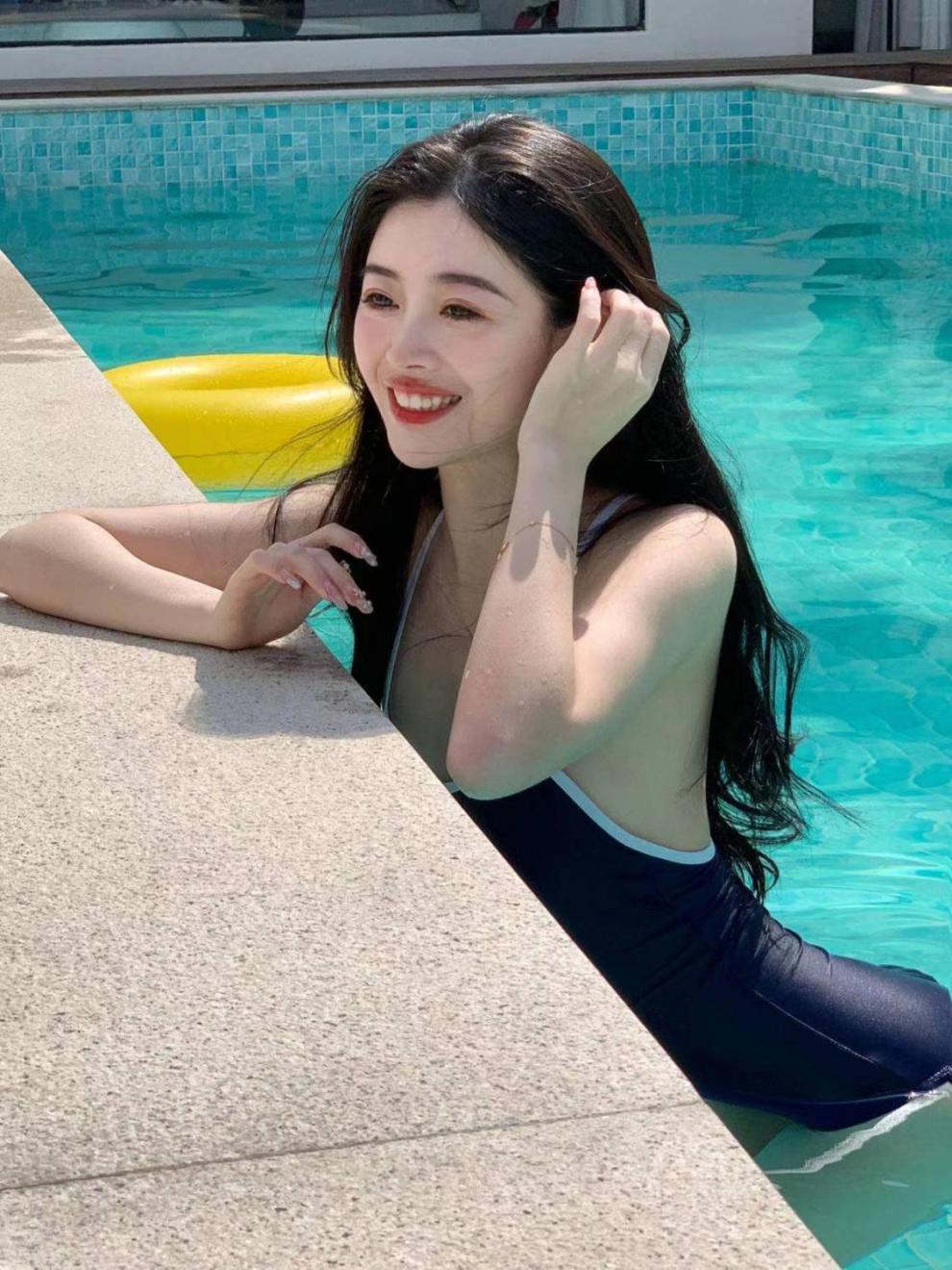 游泳衣女保守死库水日系泳衣遮肚露背显减微胖贴身泡温泉沙滩泳池连体