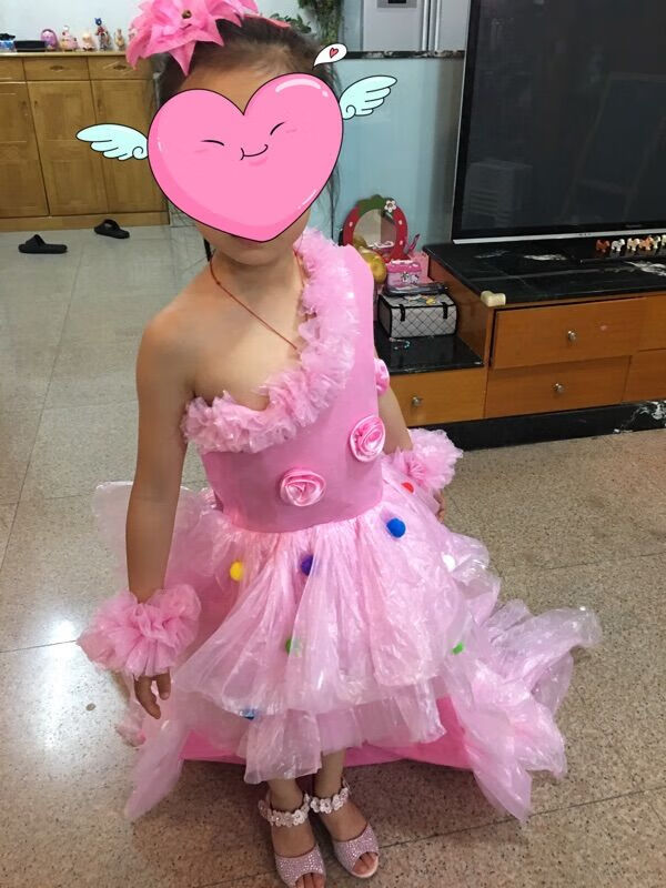 环保时装秀女孩六一儿童环保服装幼儿园手工创意diy亲子演出服女童