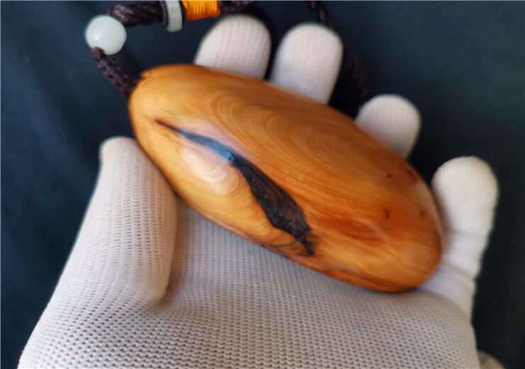 一北太行崖柏手把件瘤花把件陈化虎皮纹随形手把件毛料练手小料a37