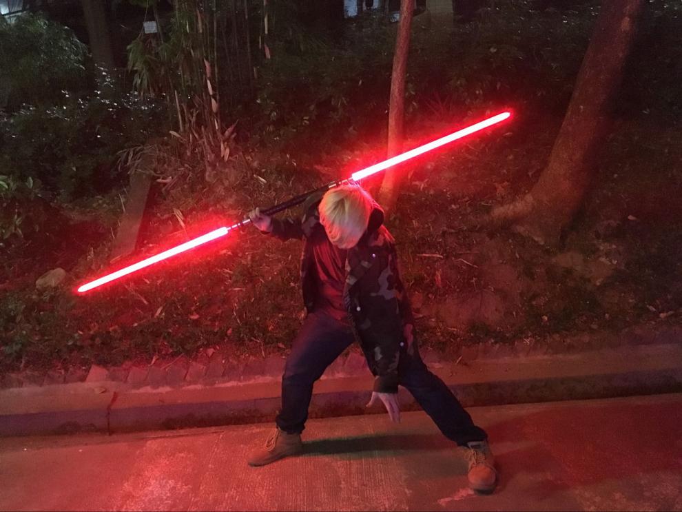 光剑原力激光剑金属发光燕青幻影光剑星球大战原力激光剑金属发光声