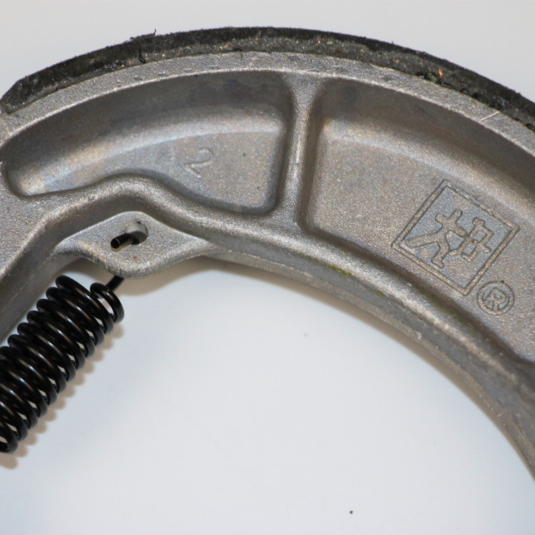 适用于五羊本田小公主优悦喜悦wh100t后刹车皮制动蹄块刹车片刹车块鼓