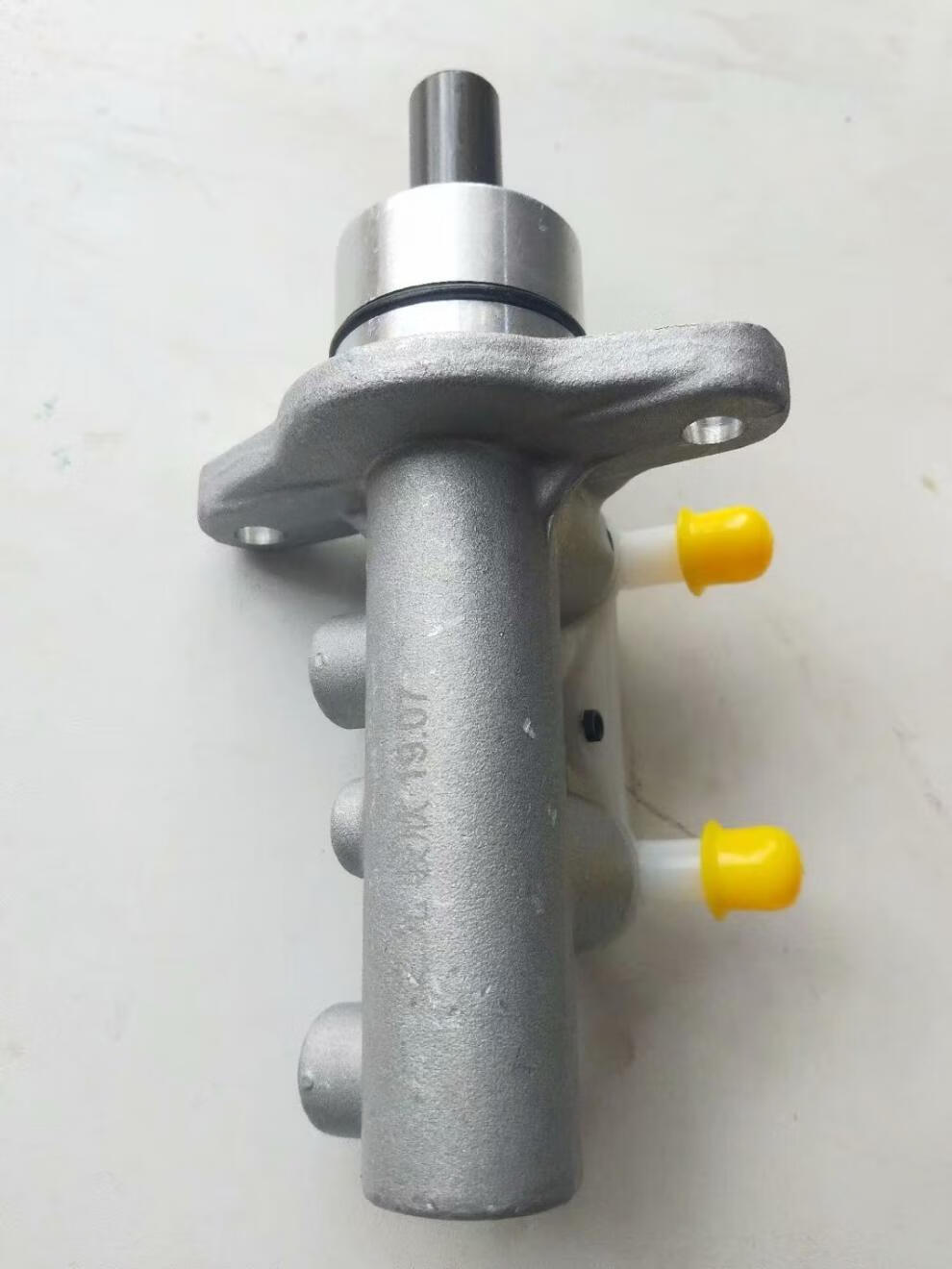 五菱之光6376 6371 刹车泵之光6400刹车总泵制动泵之光刹车泵配件原厂