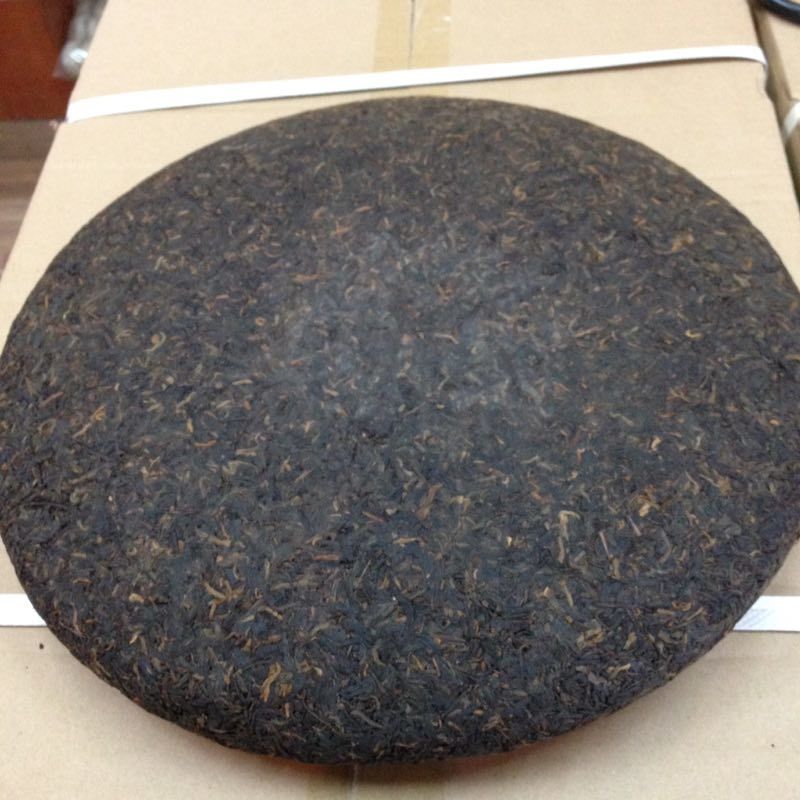 厂家直发3公斤生茶大茶饼孔雀之乡古树茶饼收藏礼茶1片孔雀普洱生茶