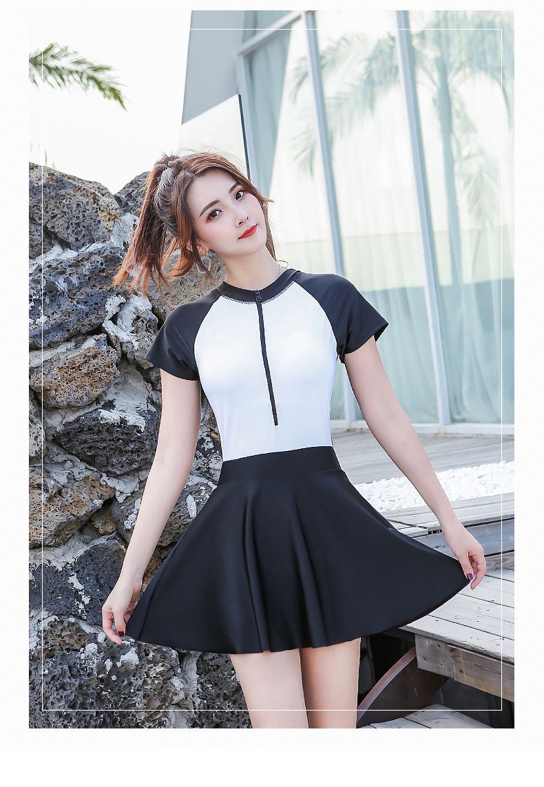 少女泳衣女孩12岁青少年游泳衣女2022新款连体平角遮肚显瘦裙式学生