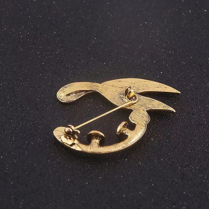 紫罗兰永恒花园胸针动画周边徽章紫罗兰永恒花园别针自动手记人偶