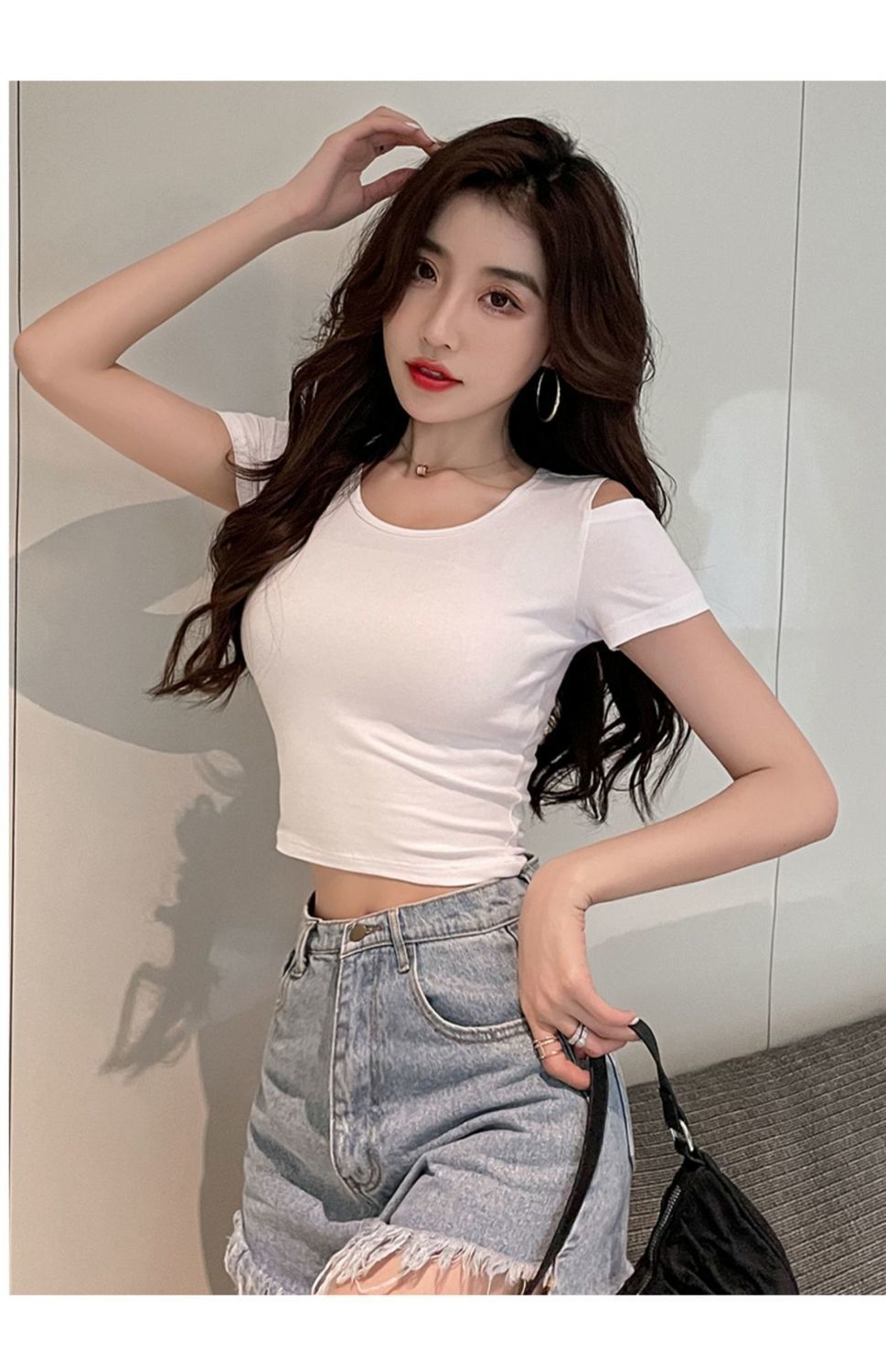 露脐白色短款t恤女2022新款夏季短袖修身高腰纯棉上衣ins潮白色双露肩
