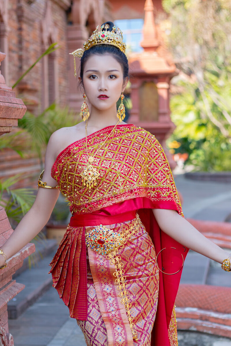 泰国王妃服装服饰泰国传统服装女套装傣族节盛装迎宾服工作服影楼服