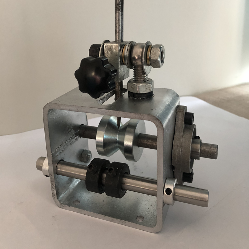 神器手动废旧电缆拔电线剥线机废线剥皮机拨线钳废铜线家用小型带手轮