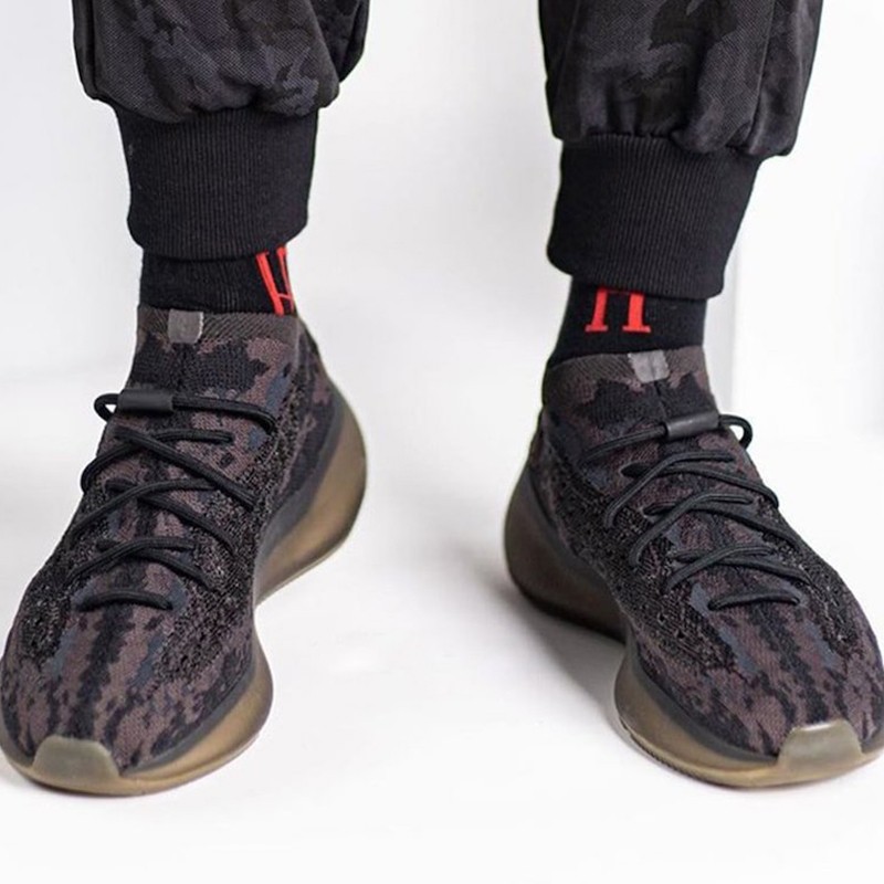 adidas阿迪达斯新款男女鞋yeezy380椰子380轻便舒适休闲运动跑步鞋gz