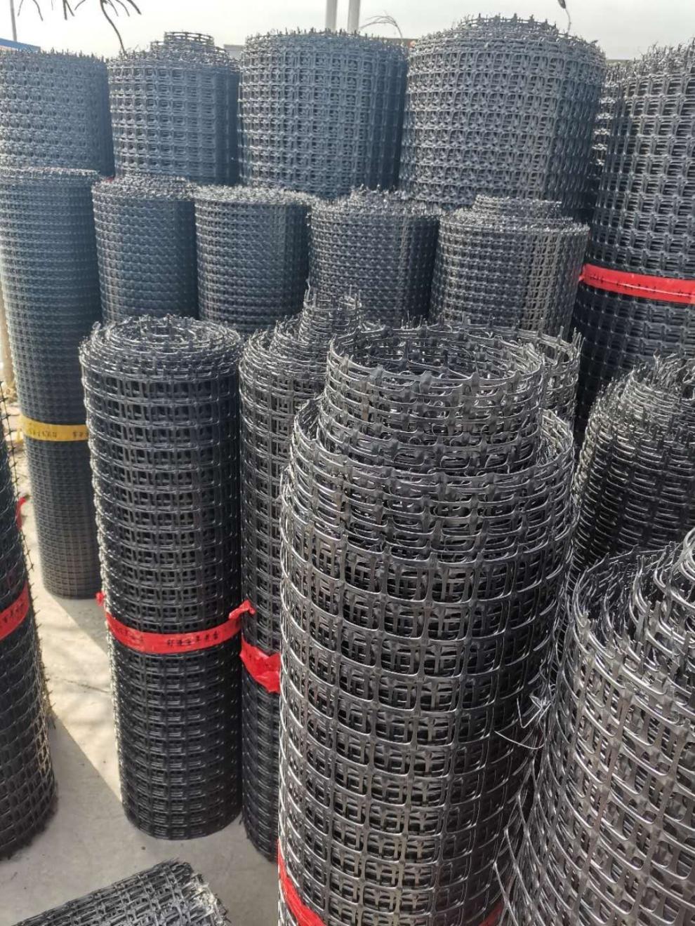 汐岩钢塑土工格栅修路用钢塑土工格栅双向单向拉伸塑料网格钢塑网片