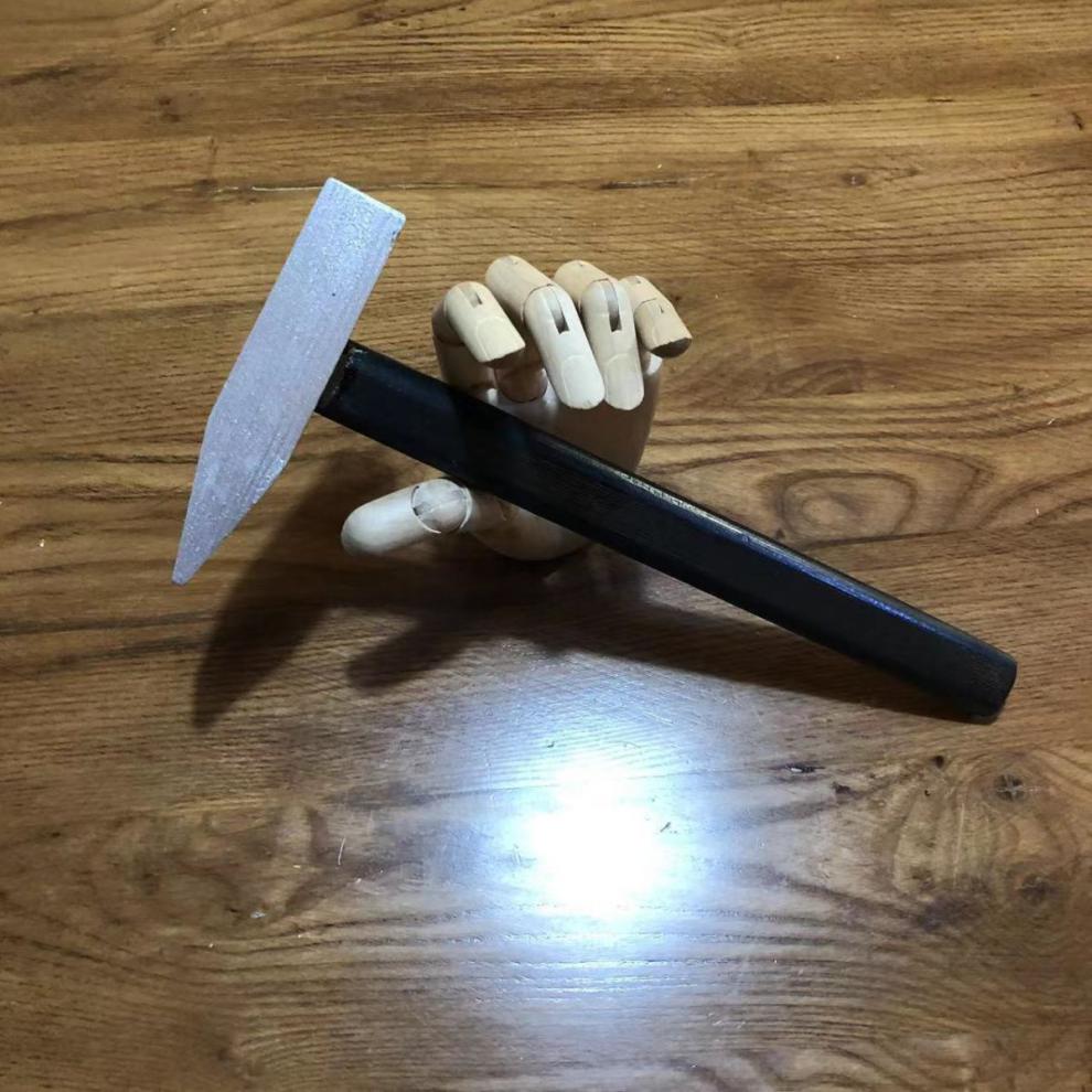 镰刀1锤子摆件 达瓦里氏资本家镰刀1锤子乌拉木质影视道具网红成品