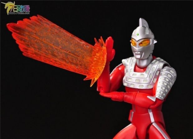 0七星侠赛罗之父可动模 超人赛文加披风19cm14关节可动【图片 价格