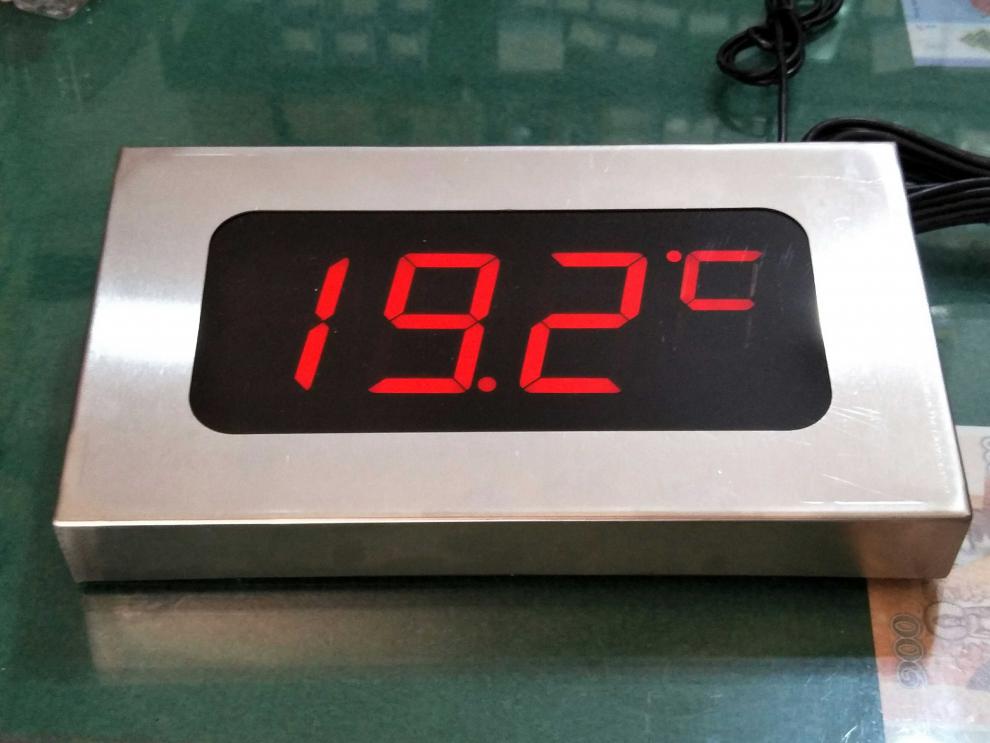 不锈钢超大屏温度显示屏泳池冷库温泉桑拿浴池大棚温度计哚优显示屏