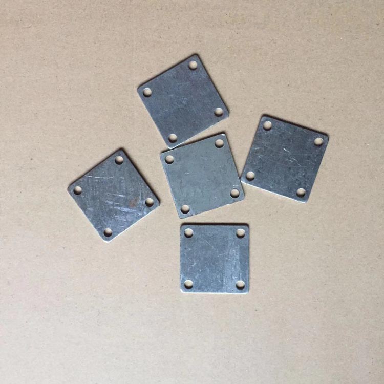 正方形铁片边长4公分带四孔小铁板焊接固定底座4厘米长直板冲压件 长4