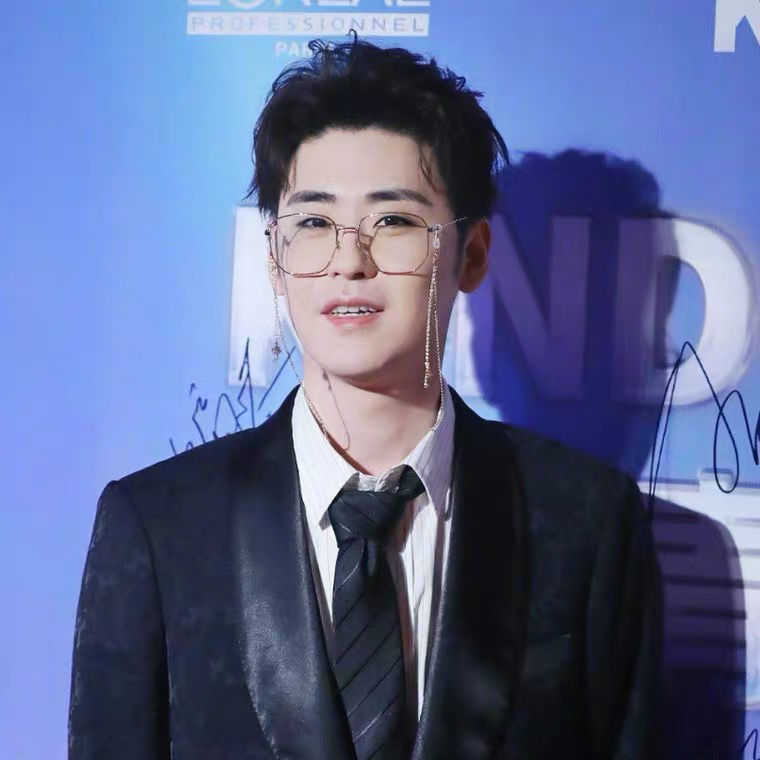 带链子的眼镜时髦眼镜链条挂脖男女星球太阳眼睛链墨镜防滑链