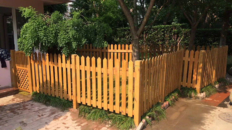 腐木别墅庭院围栏户外实木花园围墙公园护栏碳化木门小篱笆