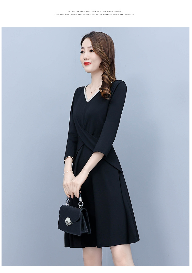 春秋款连衣裙中袖女士女式秋天穿黑色七分袖a字2021秋季新款女装减龄
