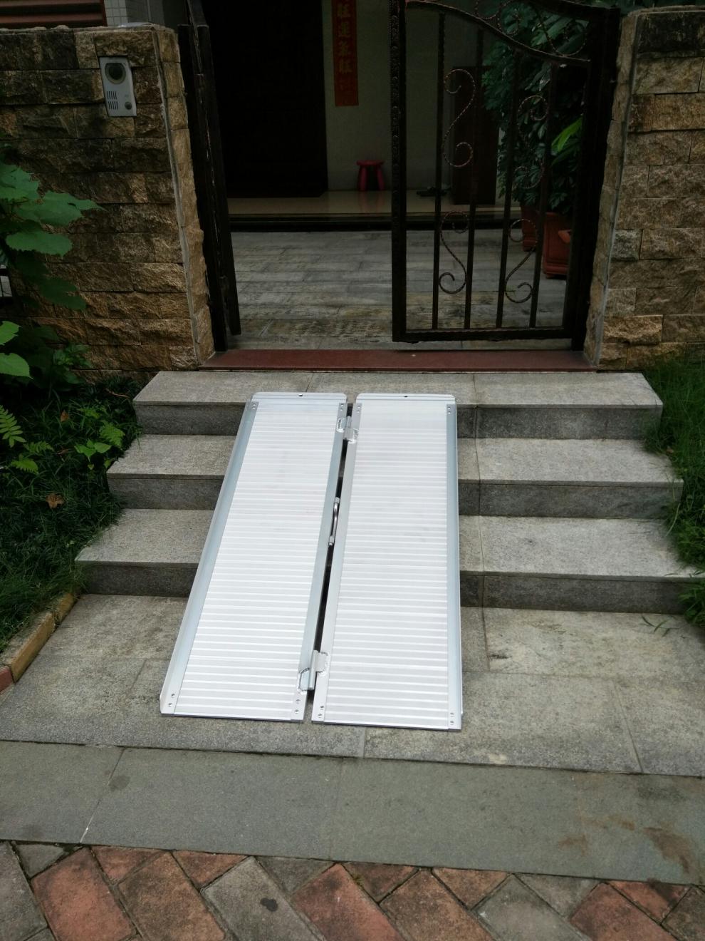 无障碍便携式移动轮椅坡道上楼梯平板推车卸拉装货垫板台阶斜坡板定制