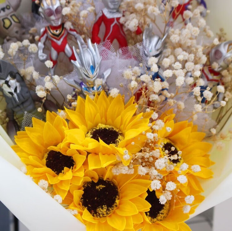 奥特曼花束幼儿园小班六一儿童节礼物初三的小孩兽玩偶花束 6款超人配