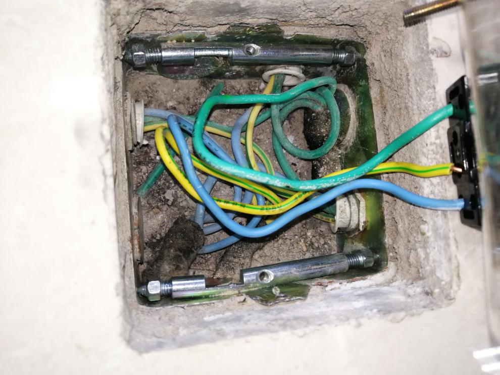 通用120型-开关插座墙盒大面板线盒固定器底盒修复器暗盒修复撑杆 120