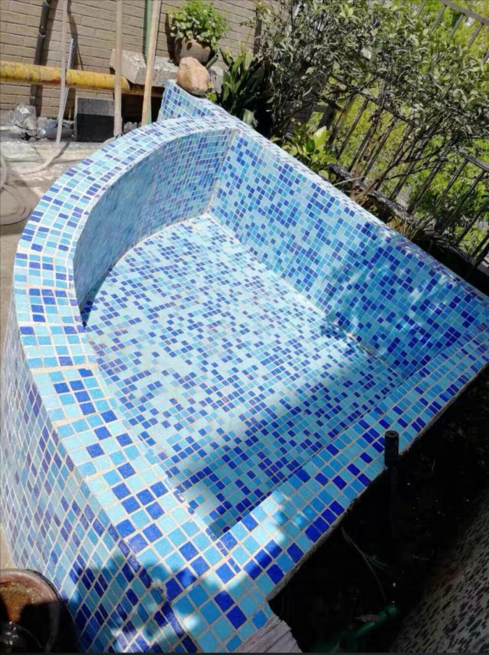 厂家直销纸皮玻璃三蓝色马赛克游泳池水池鱼池外墙防滑冻装修用 25纯