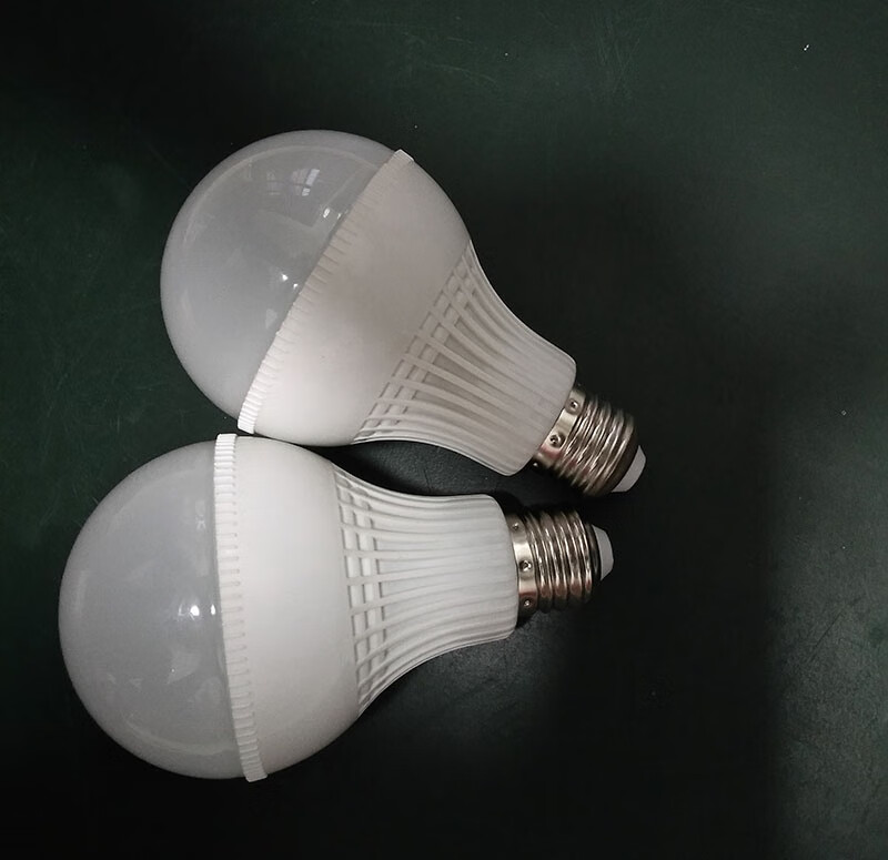 赤红定制d灯泡12v24v36v48v低压亮电瓶led灯泡船用节能灯泡地摊灯e27