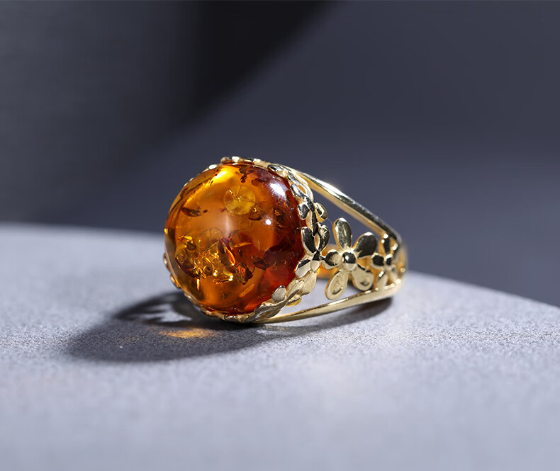 s&a赛吉琥珀甜心系列欧式时尚蜜蜡戒指女个性车花银镶花珀食指环饰品