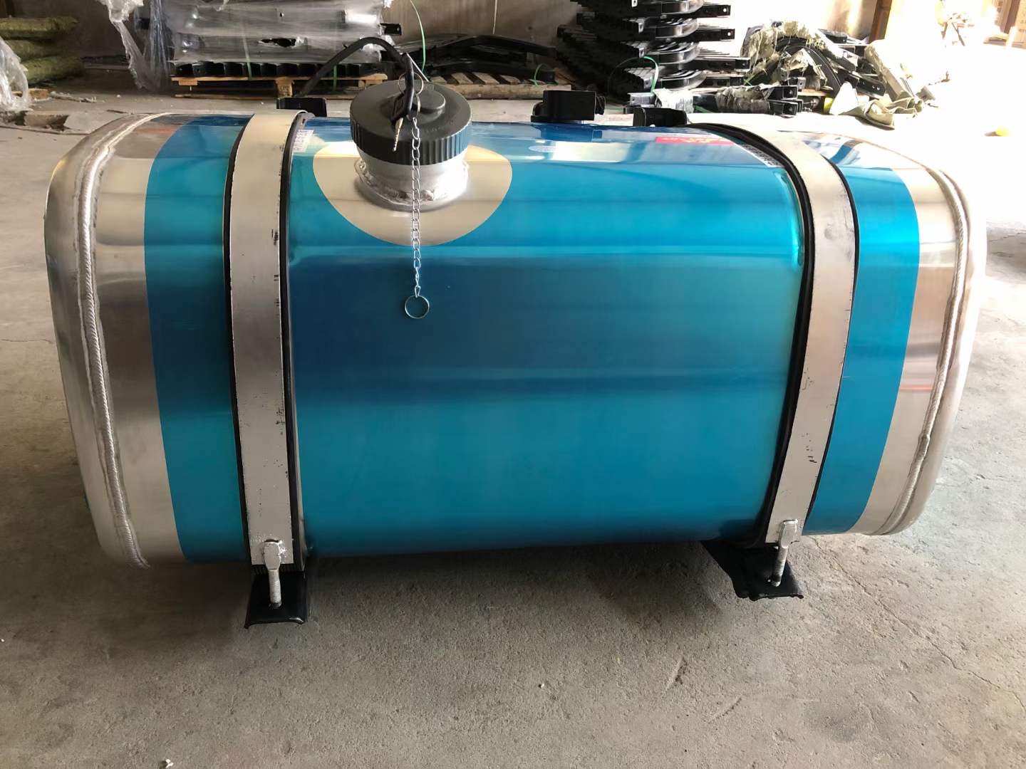 适配四米二轻卡货车铝合金油箱加大300升豪沃悍将福田奥铃欧马可