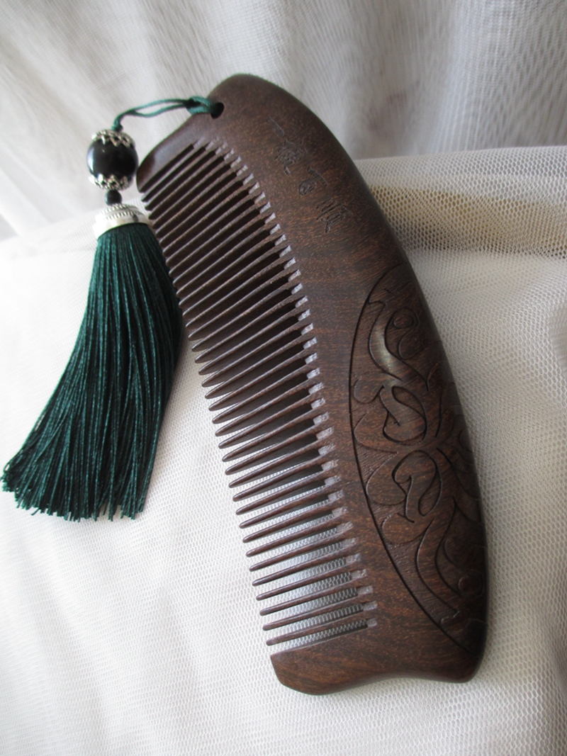 京茂礼盒装黑金檀木梳子女士专用长发刻字木头雕花便携木梳女流苏中号