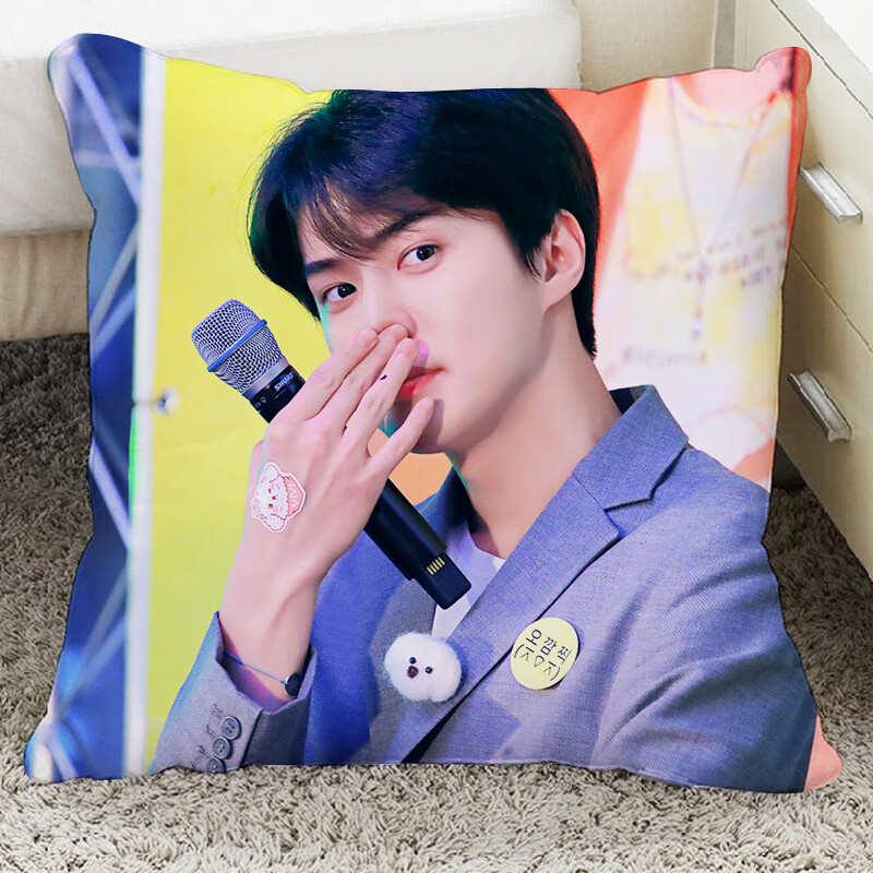 吴世勋周边抱枕同款海报墙贴贴纸手幅杂志玩偶exo专四五辑明信片13丝