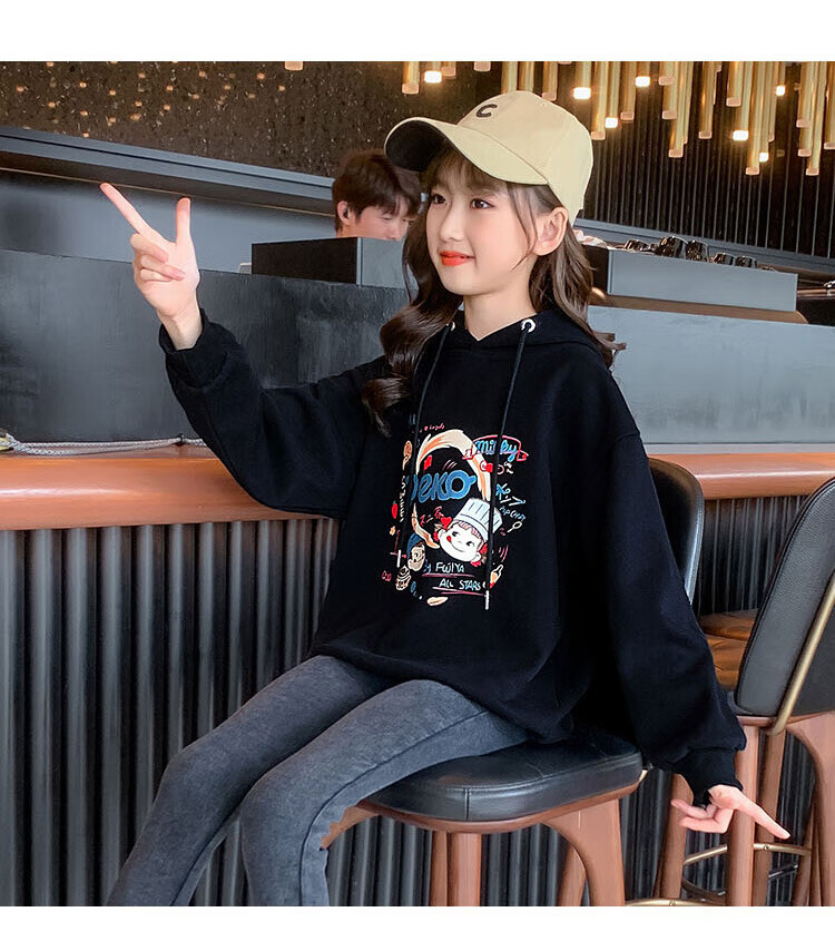 小黄鸭女童加绒卫衣秋冬2022新款大童连帽黑色儿童上衣加厚洋气保暖