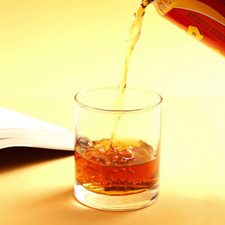 正宗和其正凉茶整箱贩卖装降暑草本植物和其正批发青梅绿茶特惠 550ml