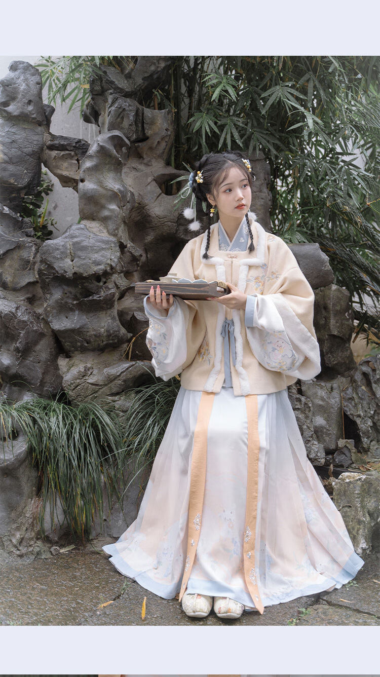 明制汉服女刺绣方领对襟交领上衣马面裙冬 方领半臂 s【图片 价格