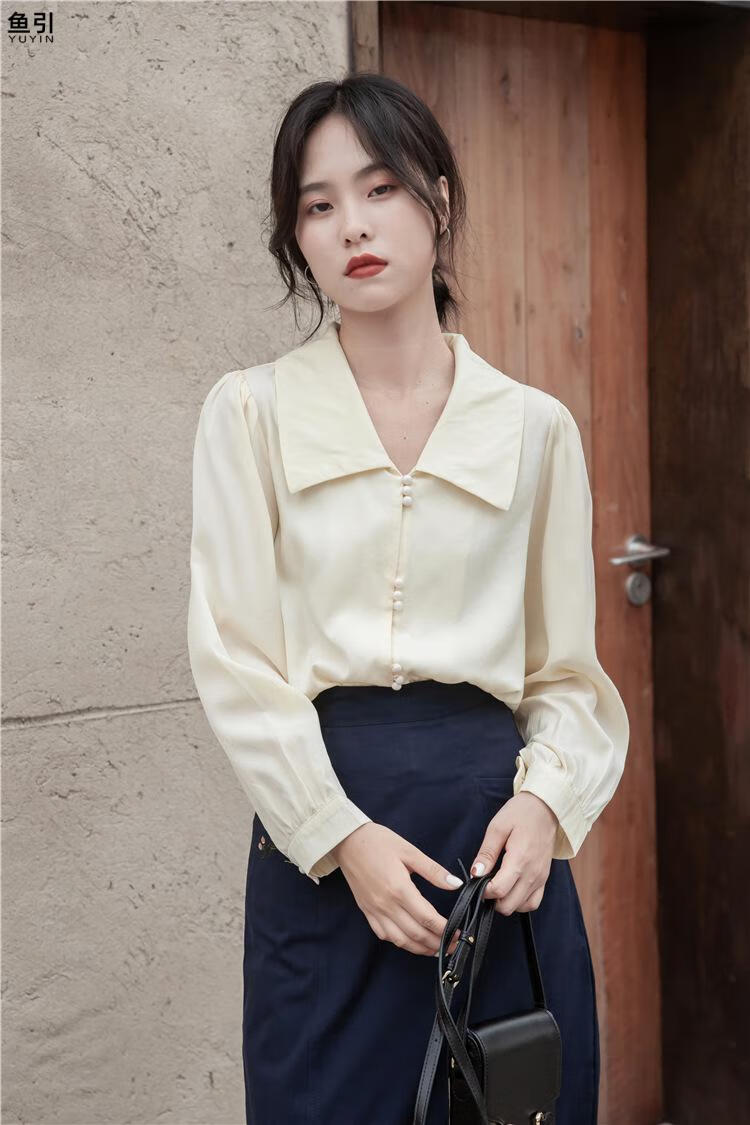 2021新款法式复古设计感小众大翻领简约气质宽松显瘦泡泡袖衬衫女白色