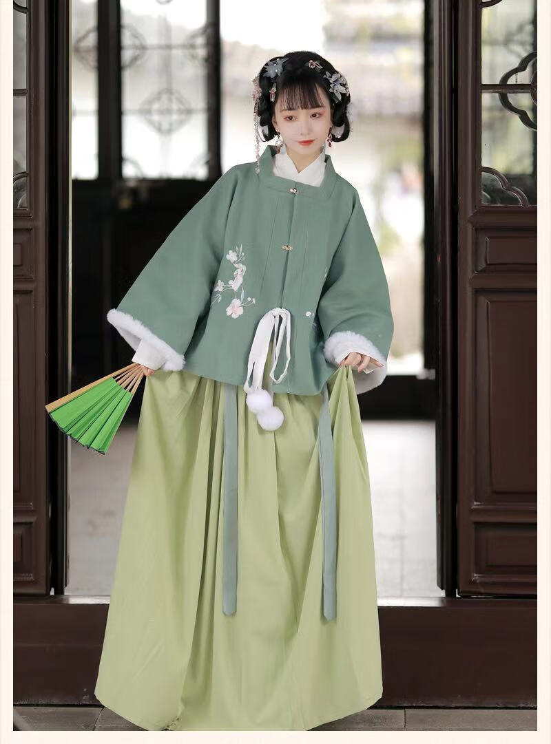 更多参数>>上市时间:2021年秋季流行元素:刺绣类别:汉服领型:方领货号