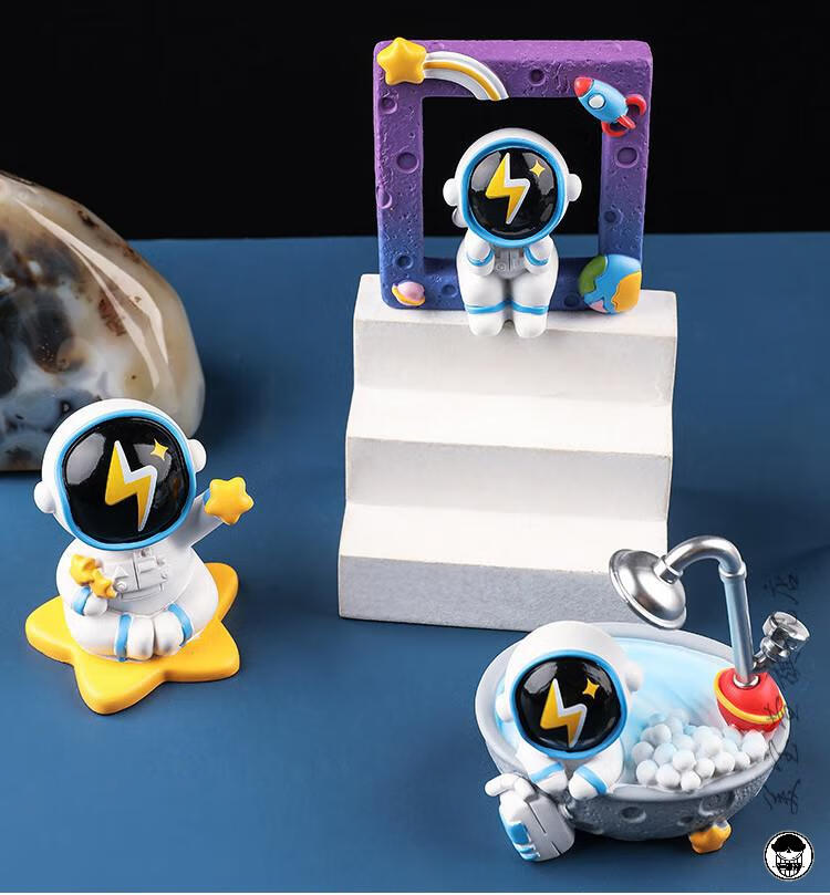 太空人宇航员盲盒娃娃摆件星系守护者公仔男生日礼物网红航小宇一套6