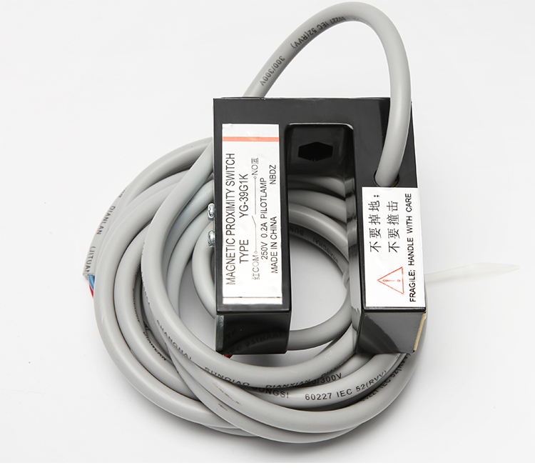 原装蒂森电梯门区感应器平层感应器蒂森yg39g1k磁开关电梯配件全新