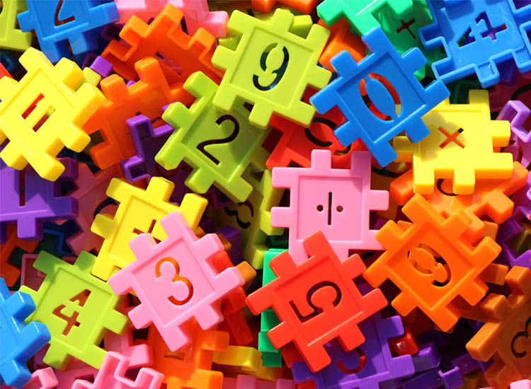 方块积木幼儿园塑料百变拼插装男女孩314岁数字方块10色360片收纳袋装